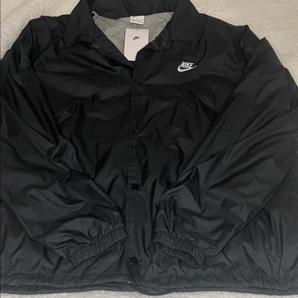 Nike Men's Black Windbreaker Jacket